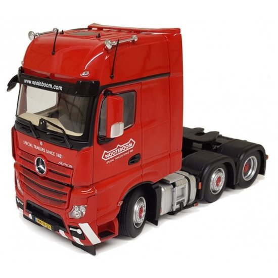 MB Actros Gigaspace 6x2 červená Nooteboom